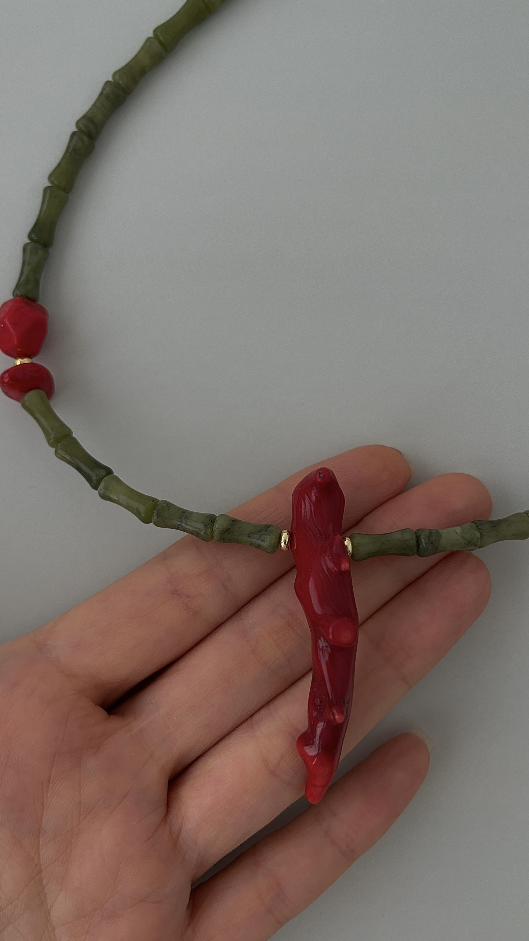 Колье яшма и коралл