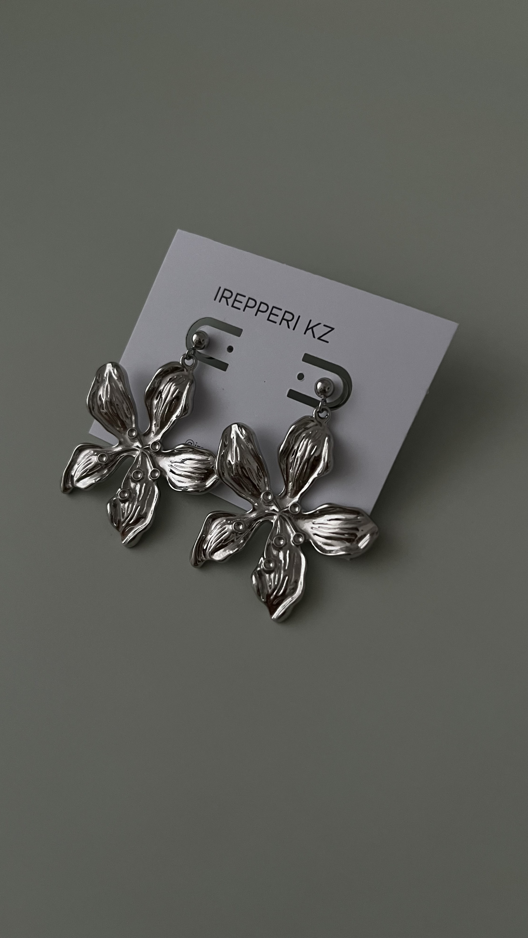 Серьги крупные цветы в родий