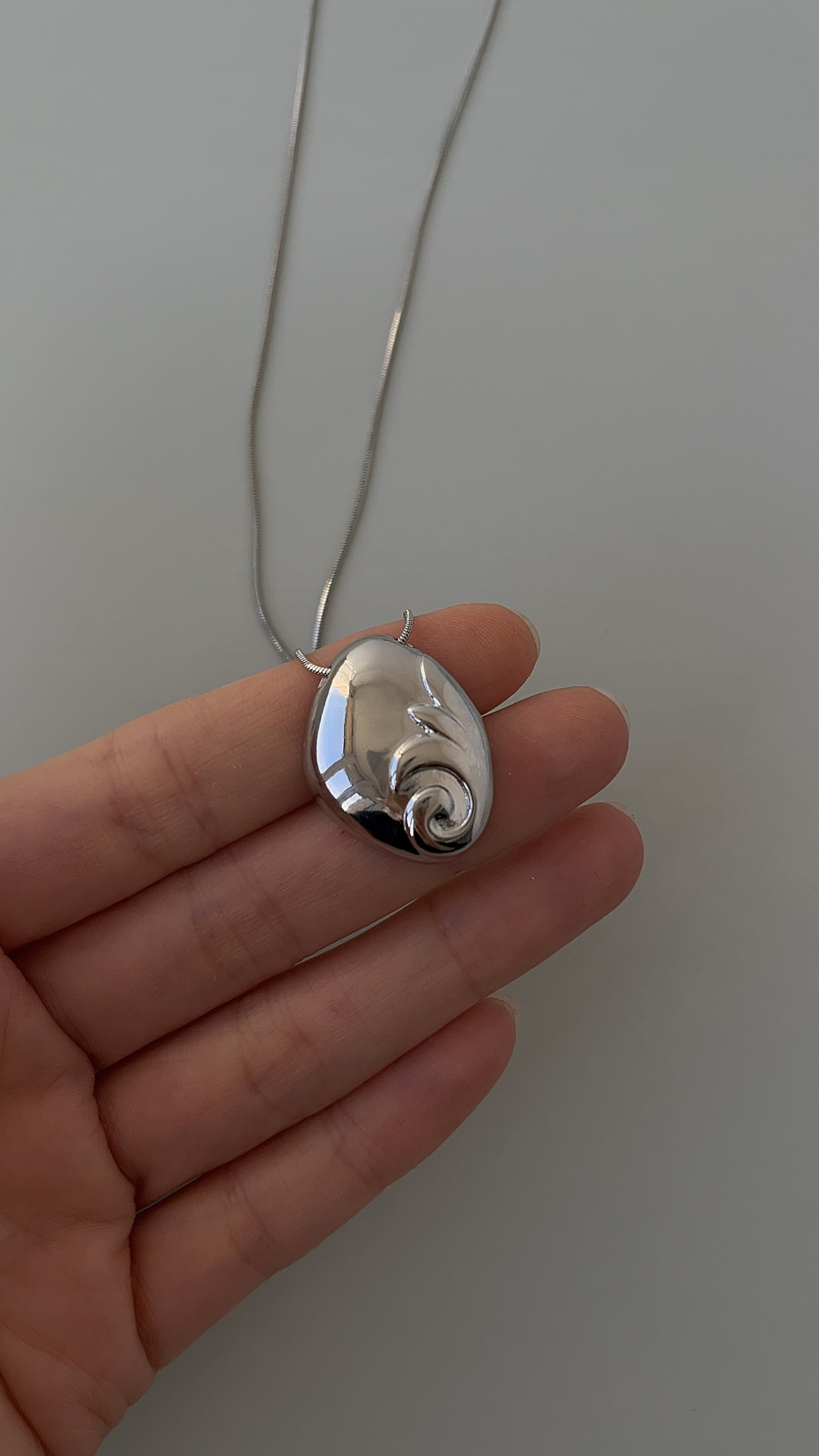 Цепь с кулоном