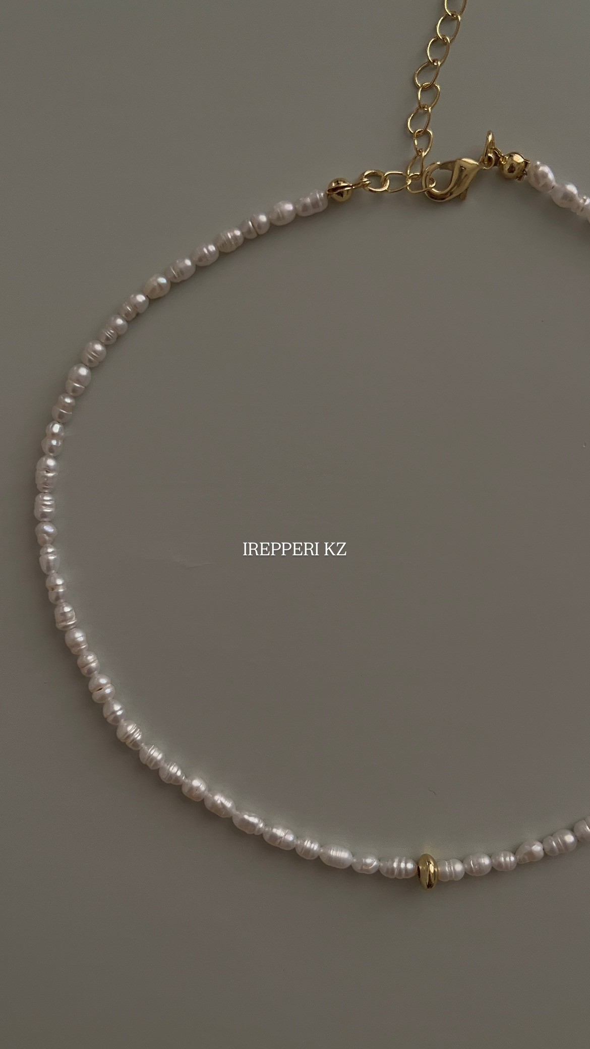 Чокер с золотой вставкой