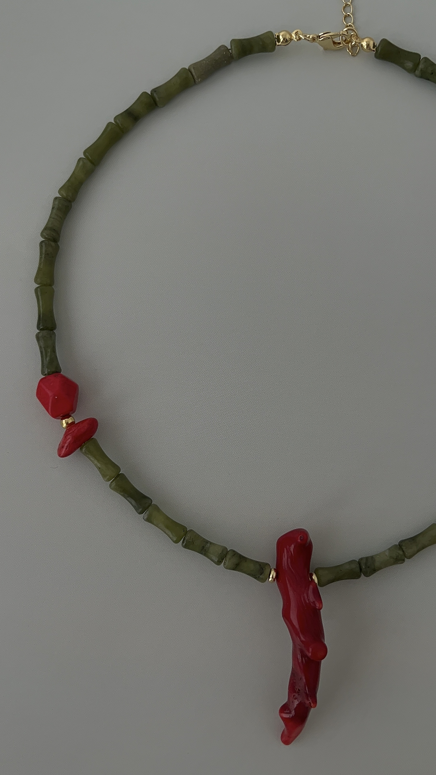 Колье яшма и коралл