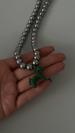 Колье гематит с зеленой лошадкой