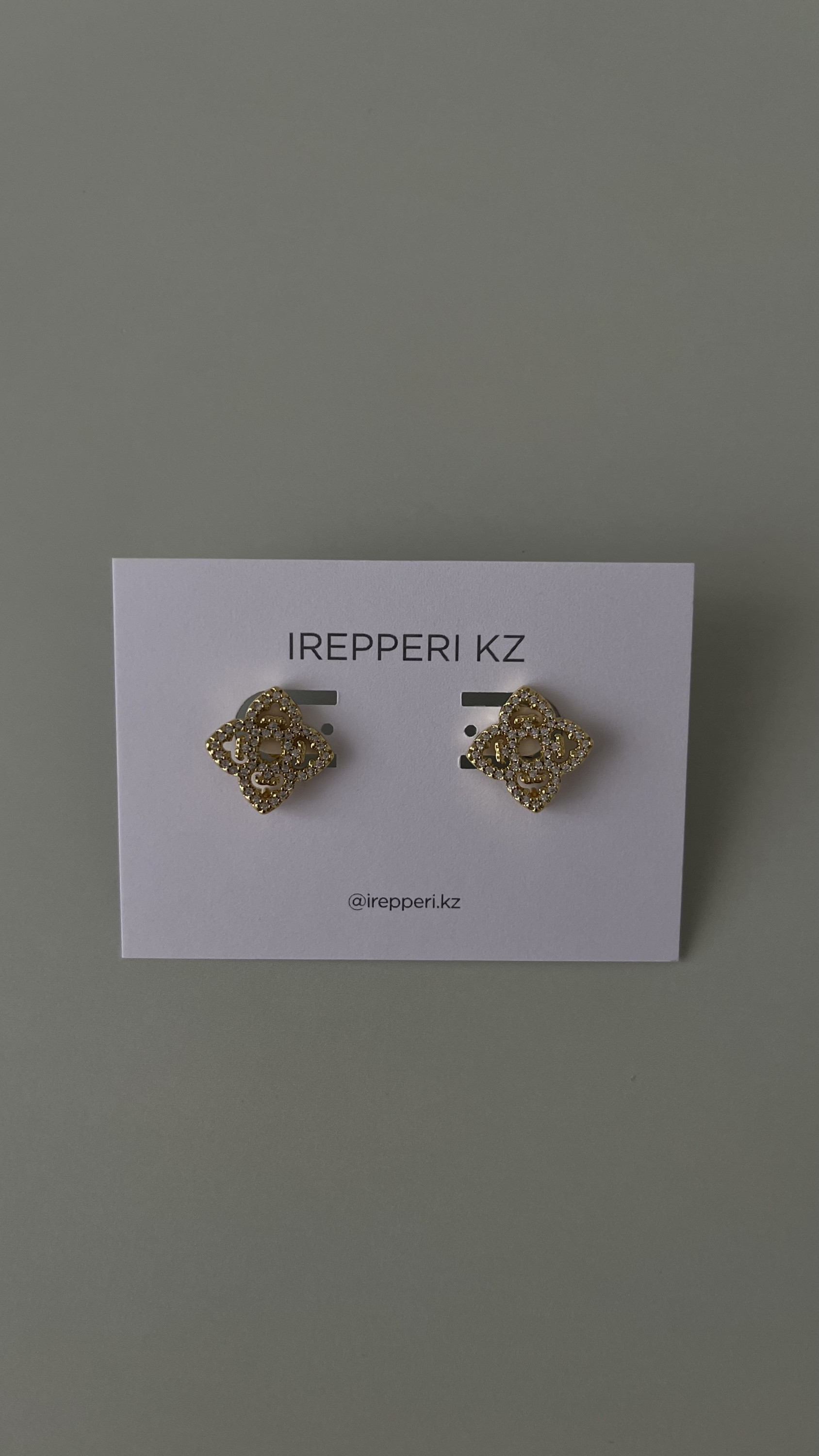 Серьги пуссеты в золоте