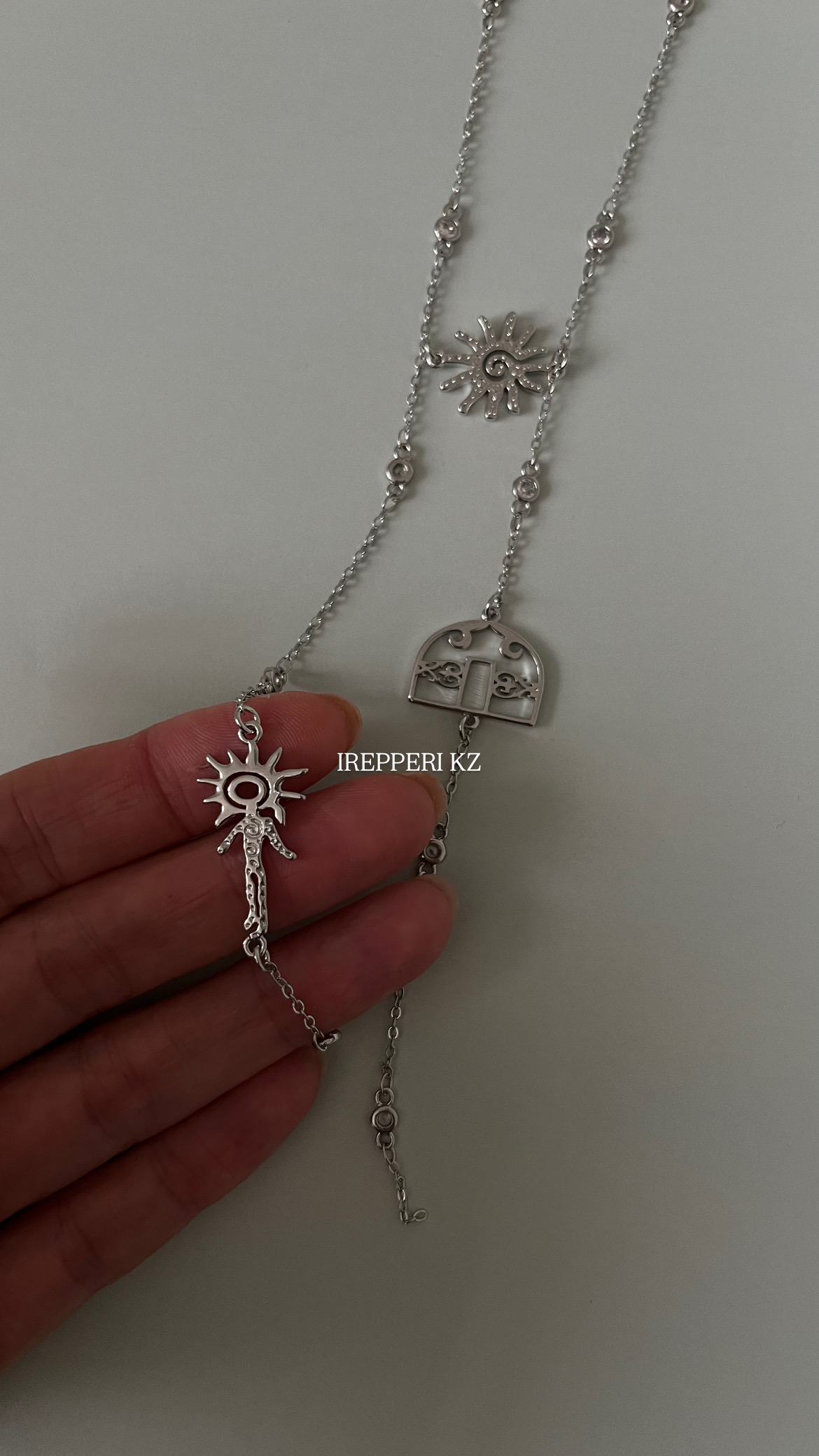 Галстук юрта и человек