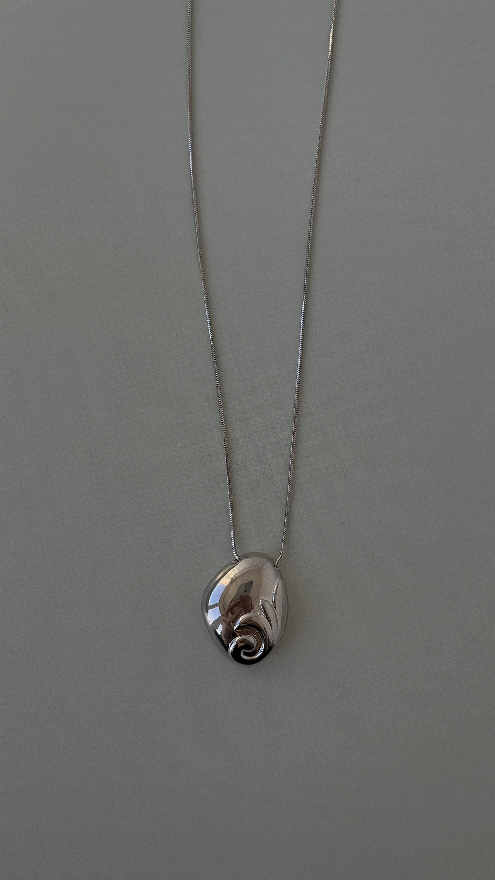 Цепь с кулоном