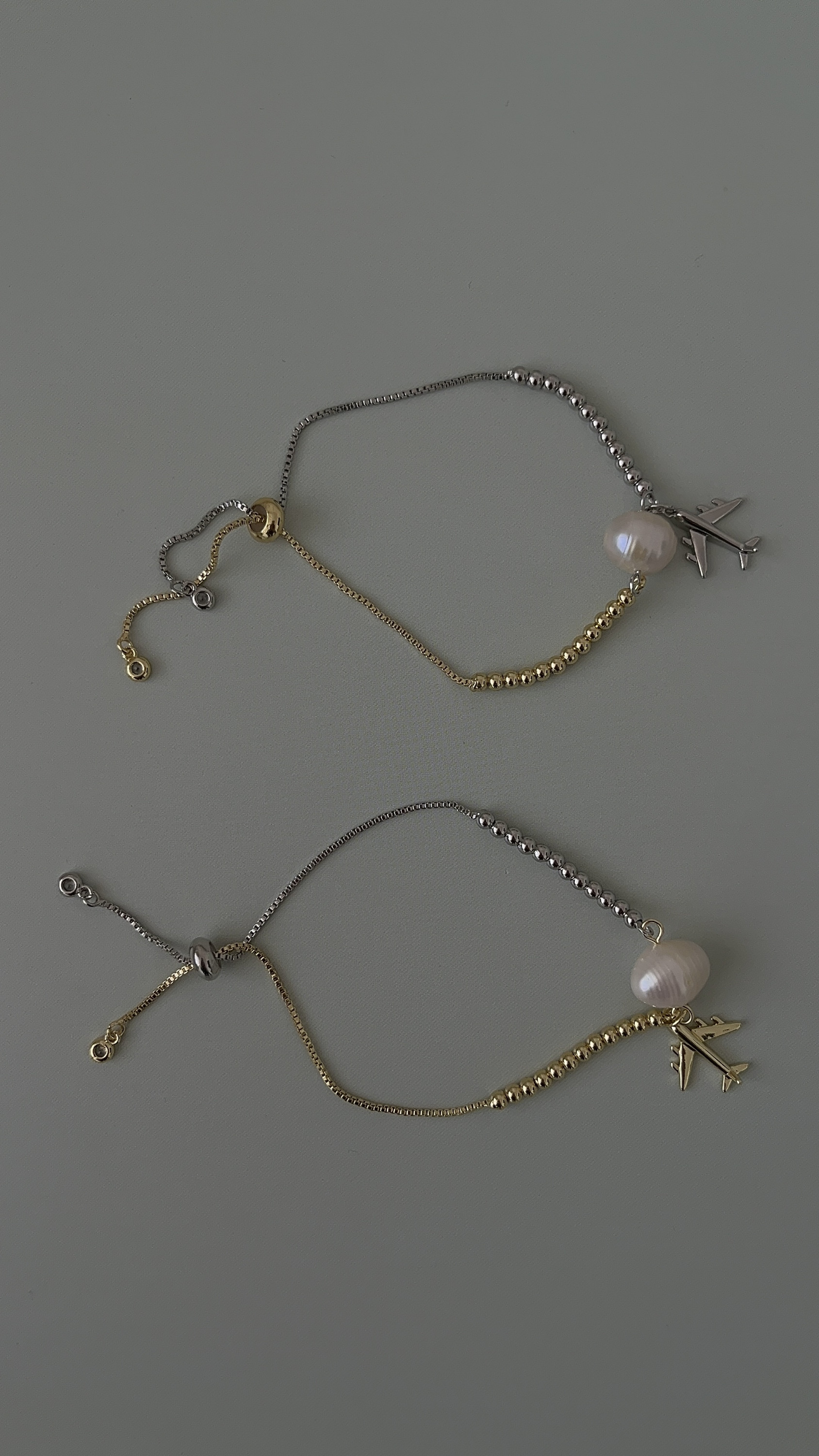 Браслет биколор с самолетом