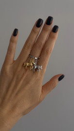 Кольцо биколор «лошадки» в серебре