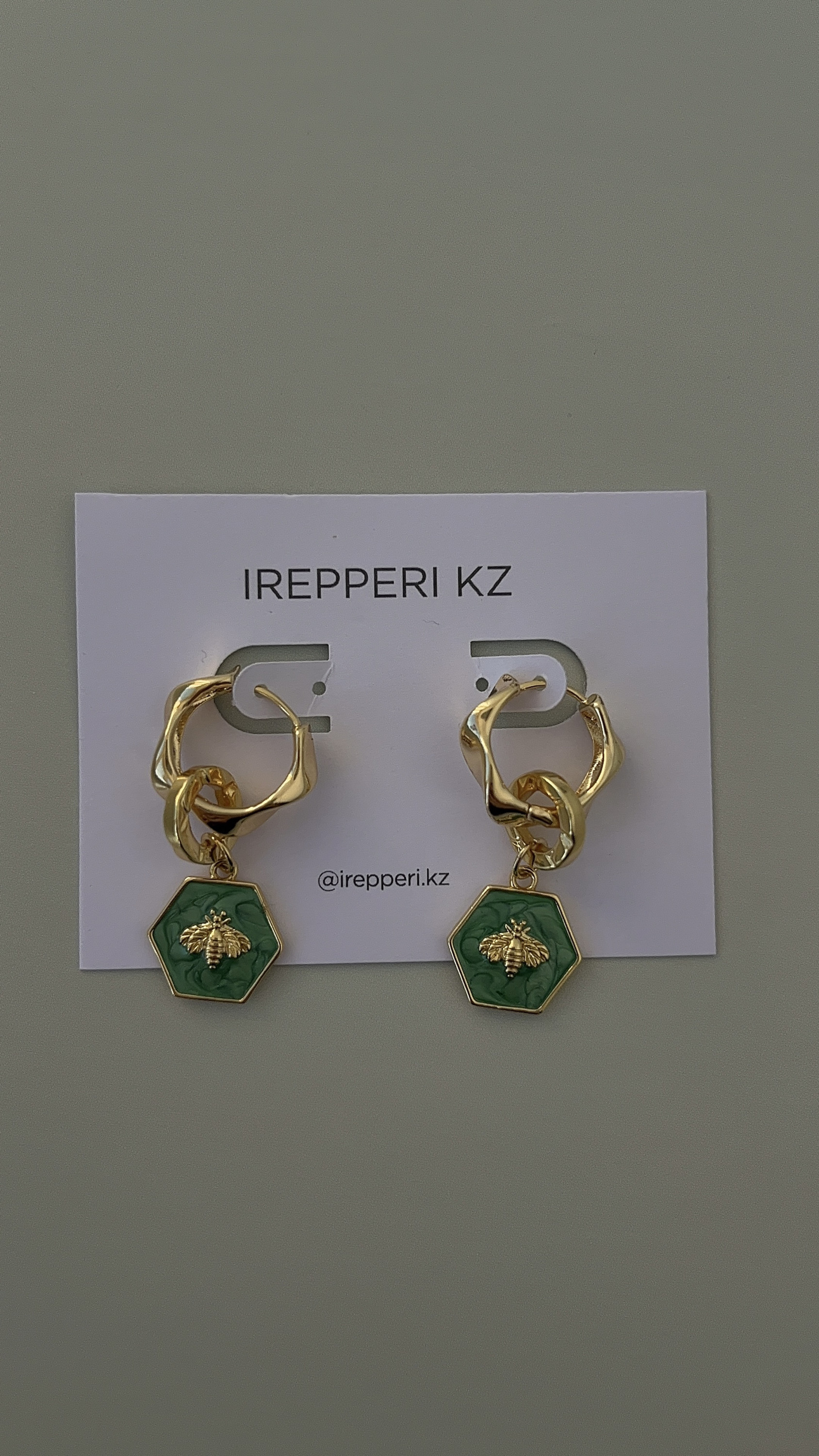 Серьги зеленые пчелы