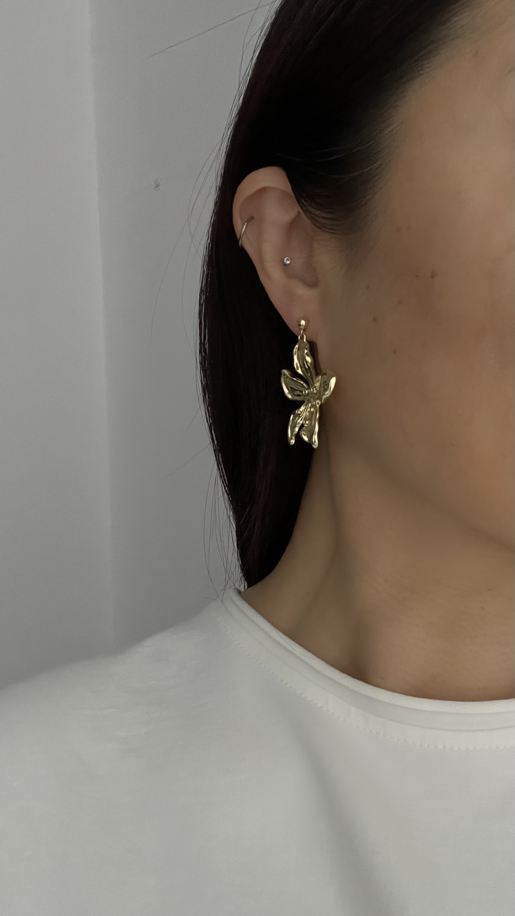 Серьги крупные цветы в золоте