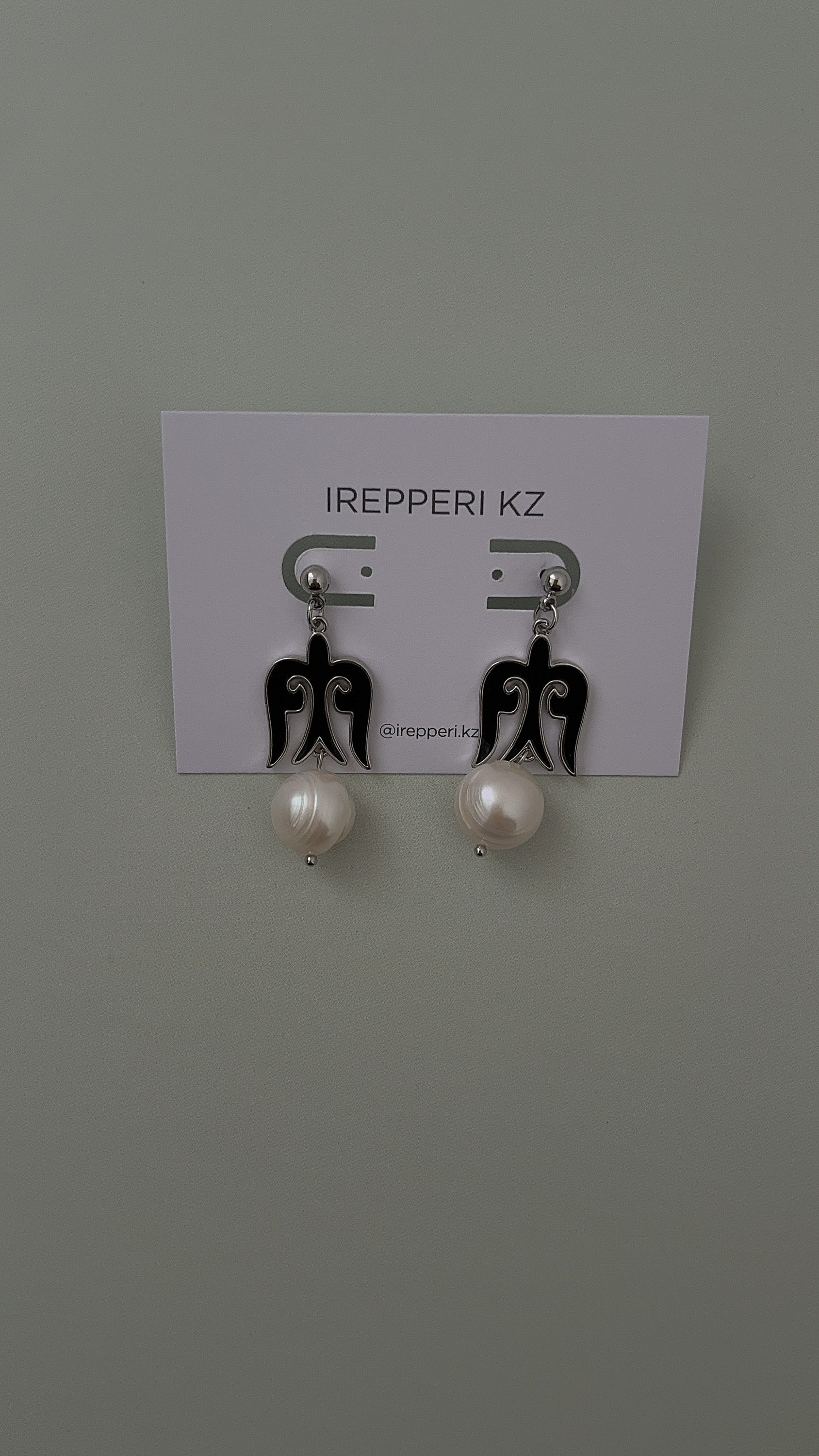 Серьги ласточки