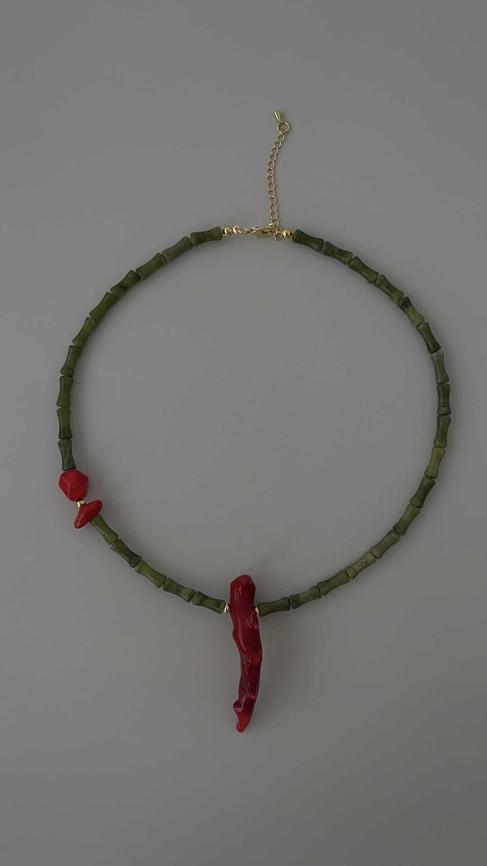 Колье яшма и коралл